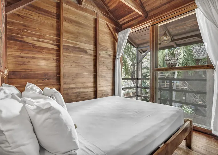 The Beach Bungalows (Adults Only) Bed & Breakfast 4*